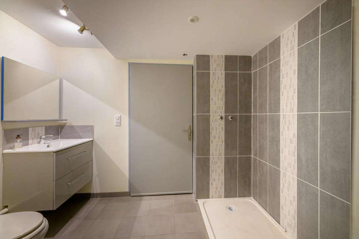 Maison de 8 pièces de 190.27 m² à Saint-Pierre-des-Corps - photo 13