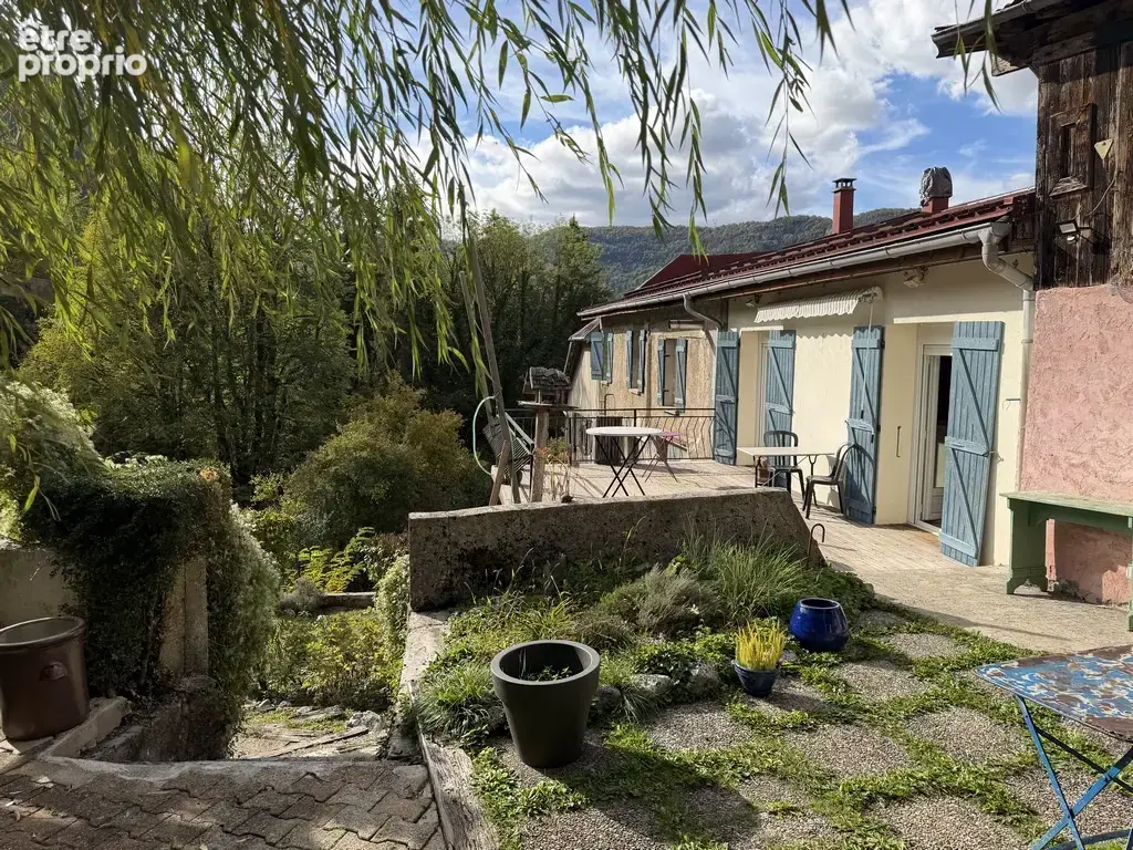 Montbrillant, belle maison mitoyenne avec terrasse - photo 1