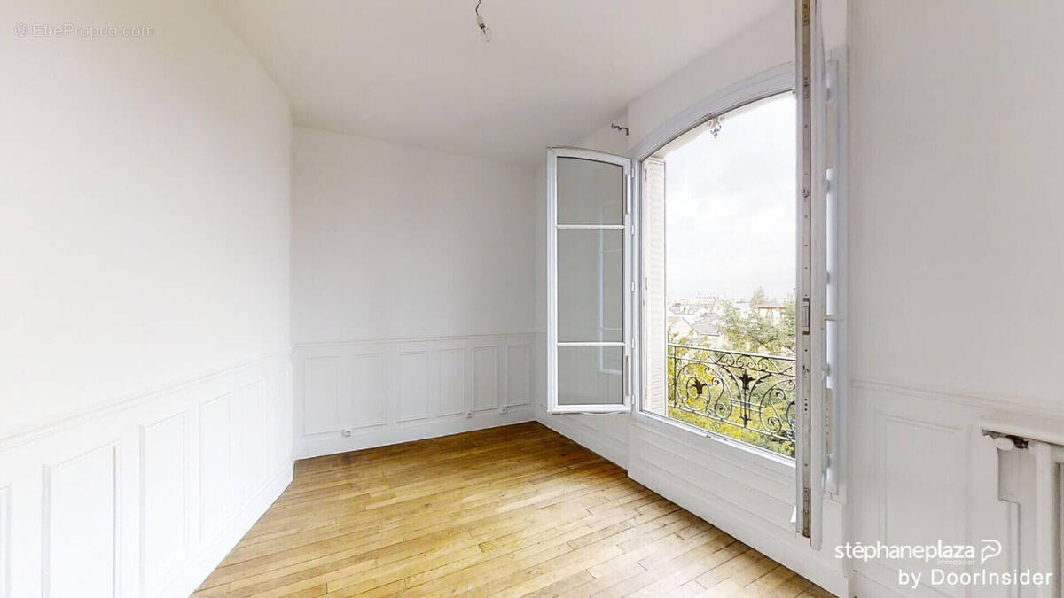 Appartement à LA GARENNE-COLOMBES