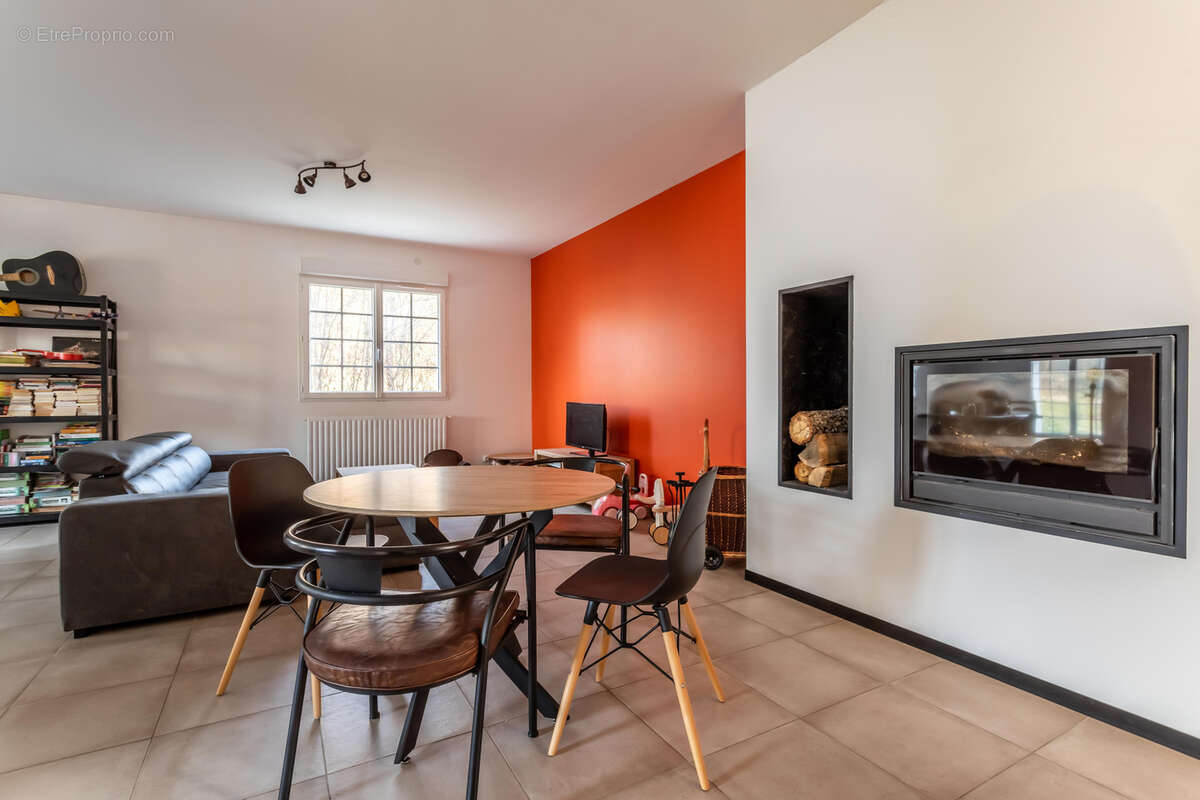 Maison à SAINT-MAURIN