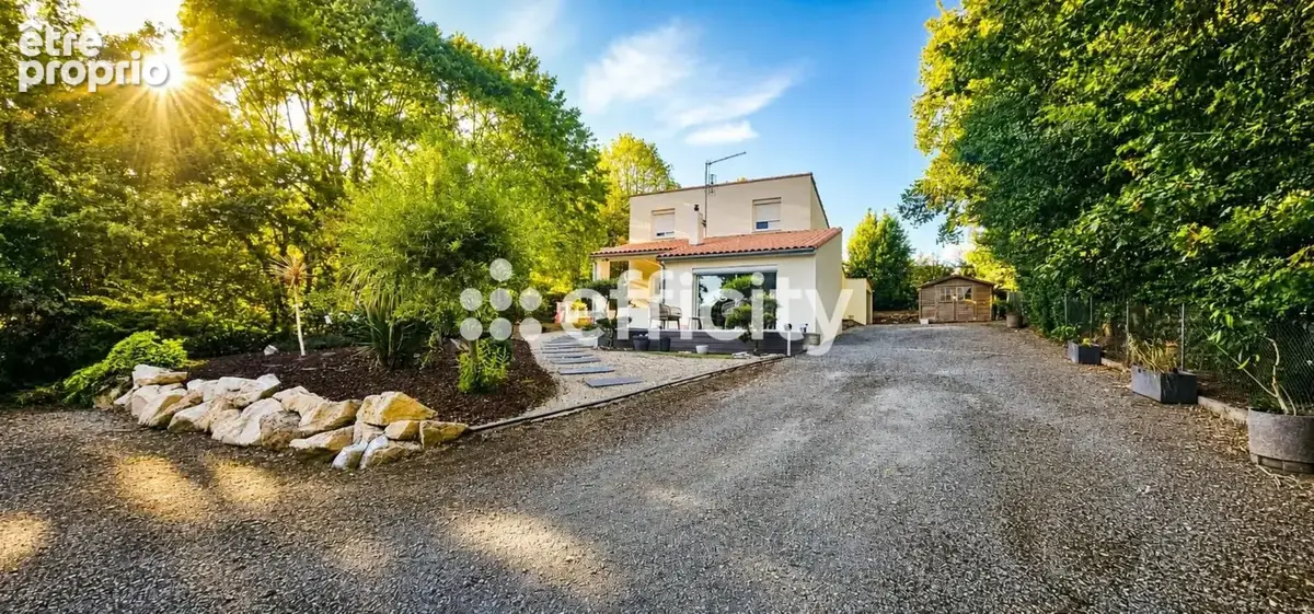 Maison 94 m² à Vouille  - photo 4