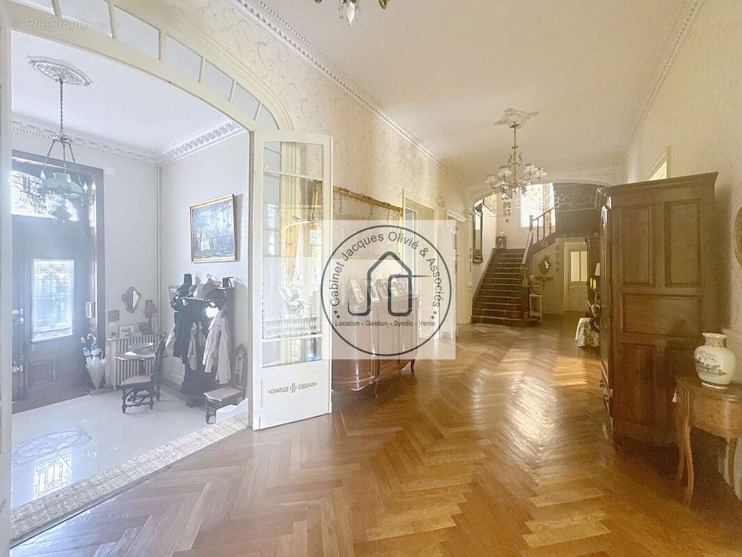 Maison 503 m² à Mazamet  - photo 4