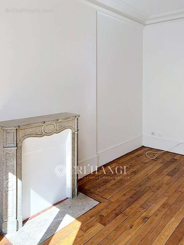 Appartement à PARIS-10E