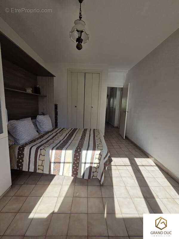 Appartement à MARSEILLE-3E