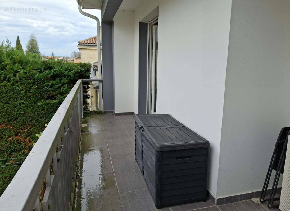 Balcon coté chambre - Appartement à MERIGNAC