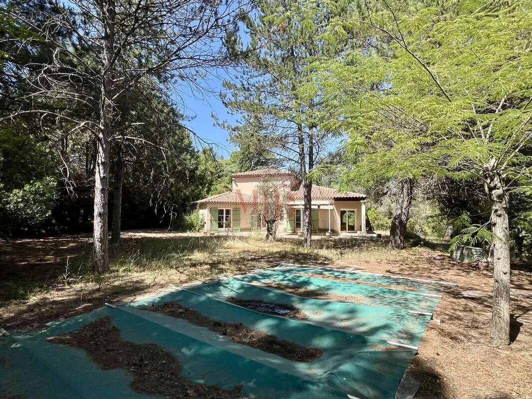 Le Puy-Sainte-Réparade – Maison familiale de 142 m² sur 6 000 m² de terrain boisé avec piscine - photo 3