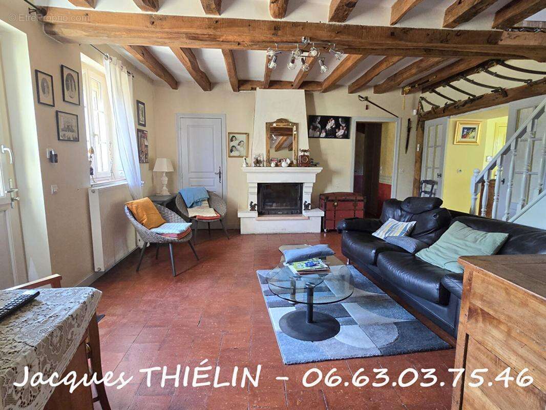 Maison à LONGUE-JUMELLES