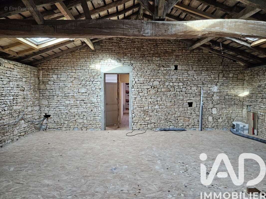 Maison 98 m² à Mouton  - photo 8