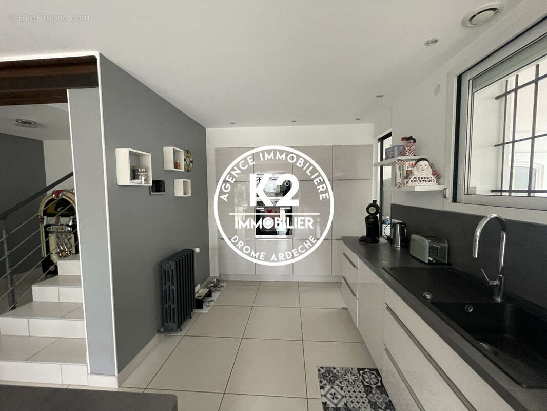 Maison à MONTELIMAR