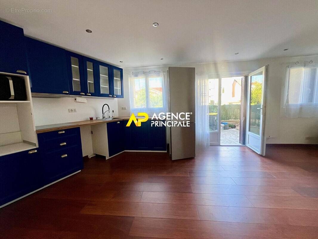 Photo Appartement à Argenteuil au prix de 279 000€