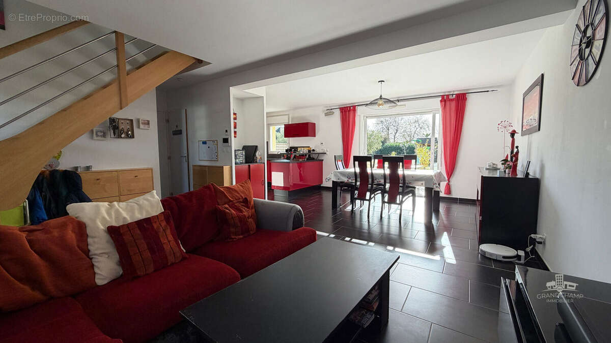 Maison à GRANDCHAMPS-DES-FONTAINES