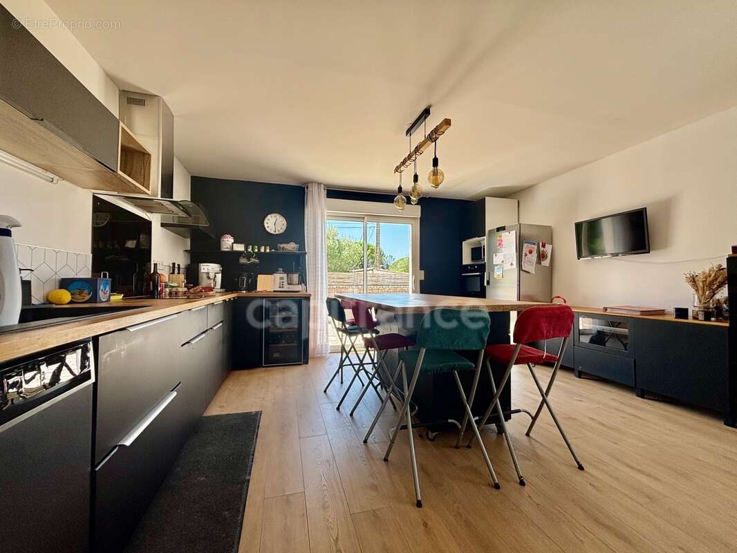 Poussan(34), à vendre maison rénovée p4, surface totale 168 m2, terrain 552 m2, garage, piscine, secteur calme - photo 6