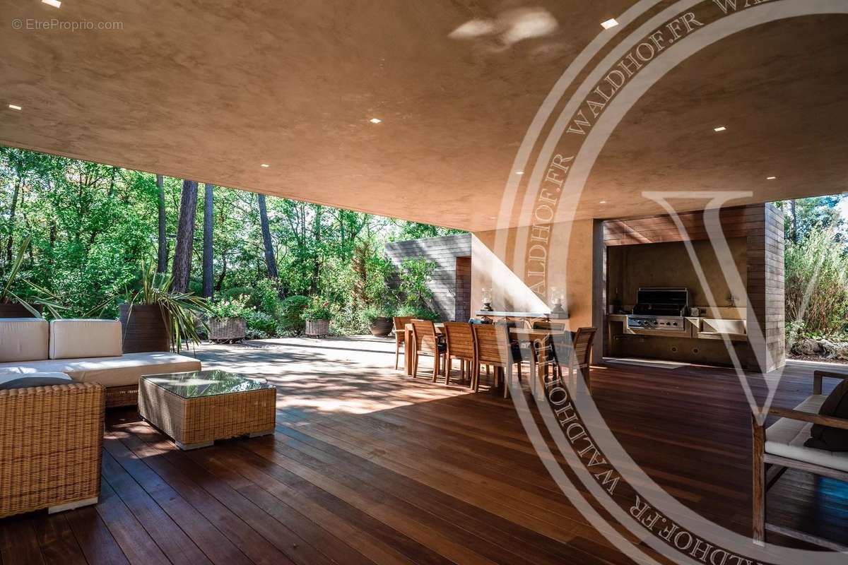 Maison à TOURRETTES