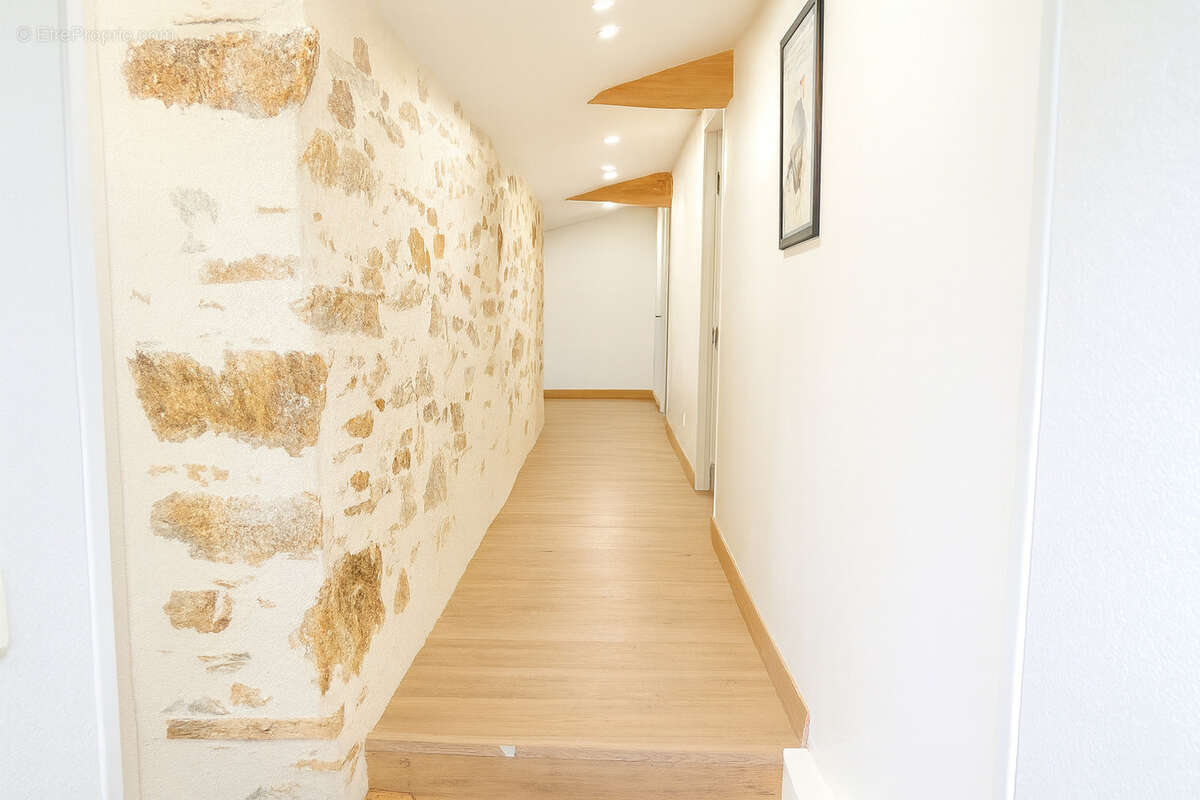 Maison à SAINT-MARTIN-DES-NOYERS