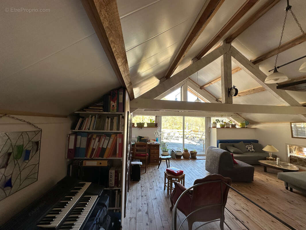 Maison à SAINT-PIERRE-SUR-DOUX