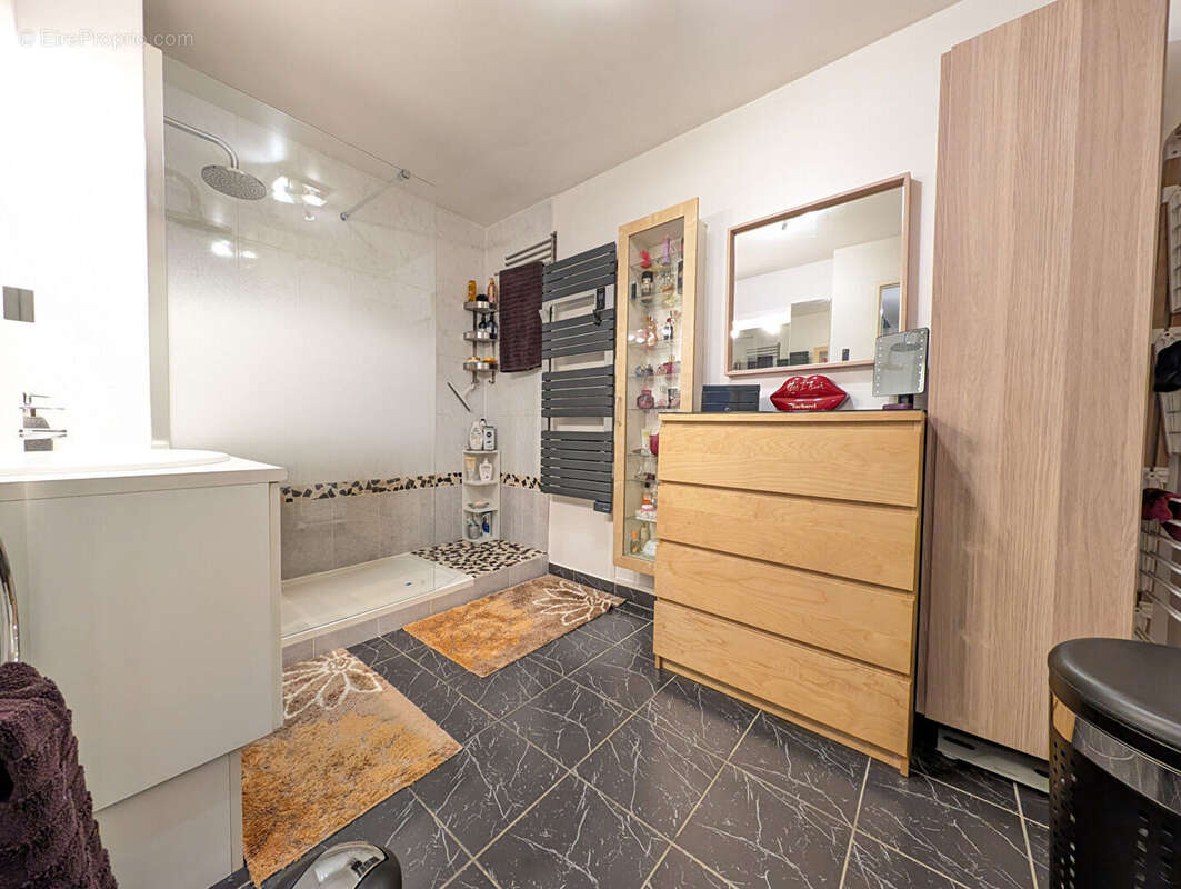 Appartement à NANTEUIL-LES-MEAUX