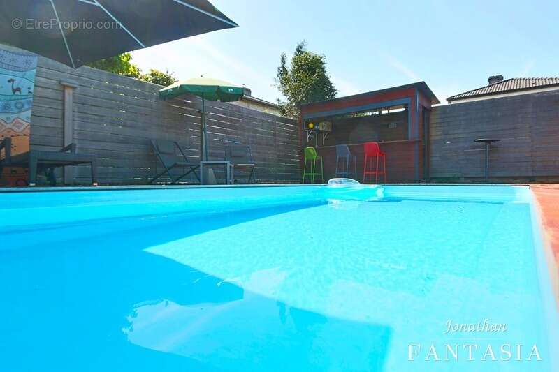 LA MAXE – Maison familiale de 230 m² au sol avec piscine chauffée et généreux espaces extérieurs - photo 2