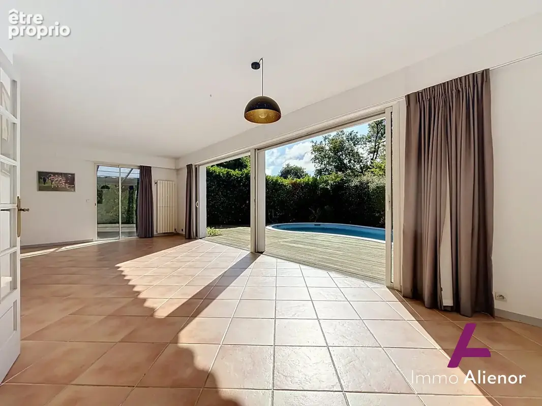 Maison 4 pièces 146 m² à vendre à Merignac (33700) - photo 3