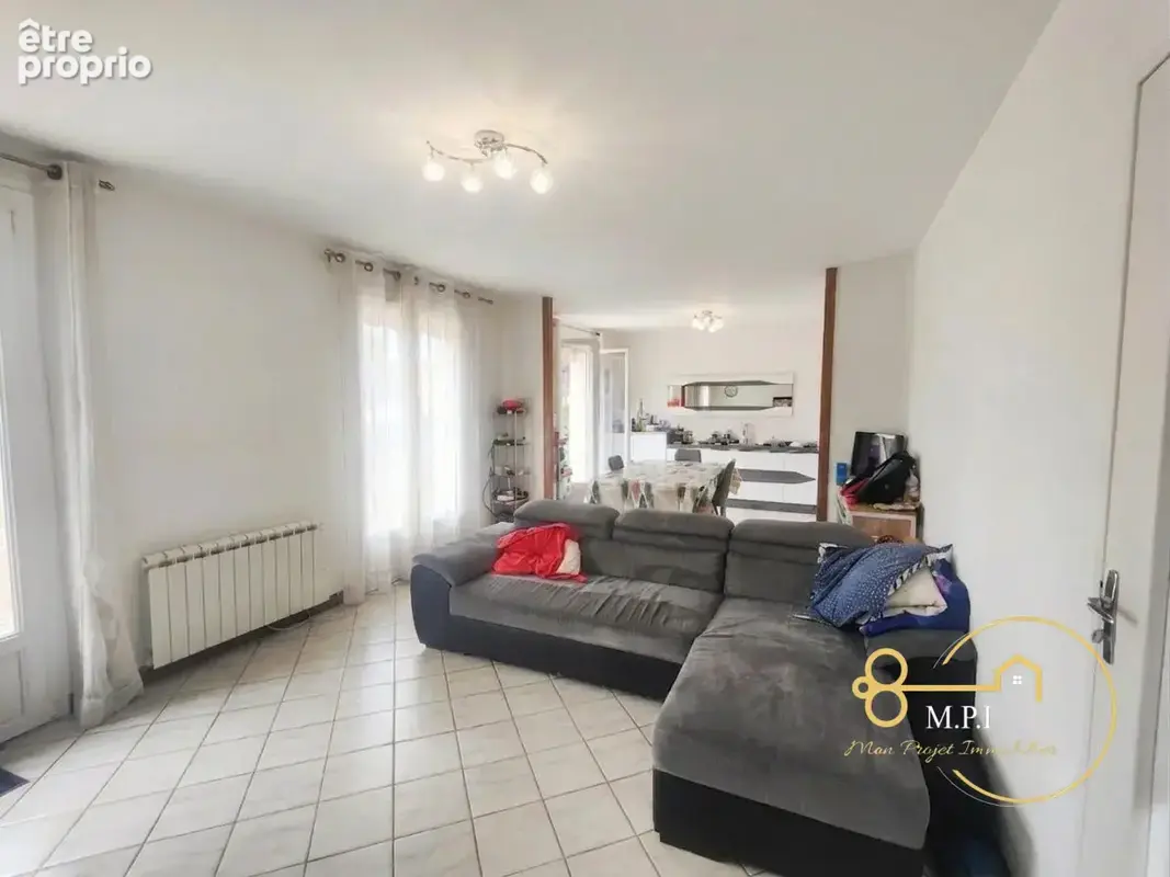 Maison 93 m² à Cerise  - photo 2