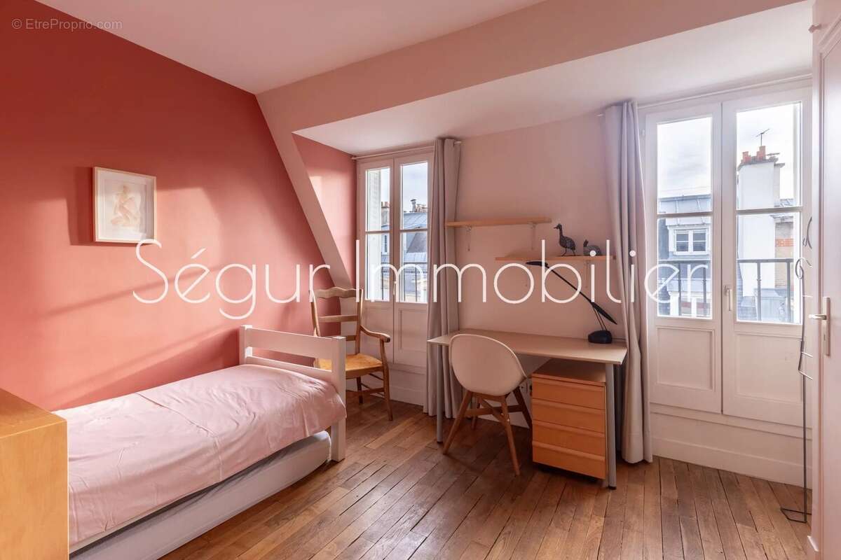 Appartement à PARIS-15E