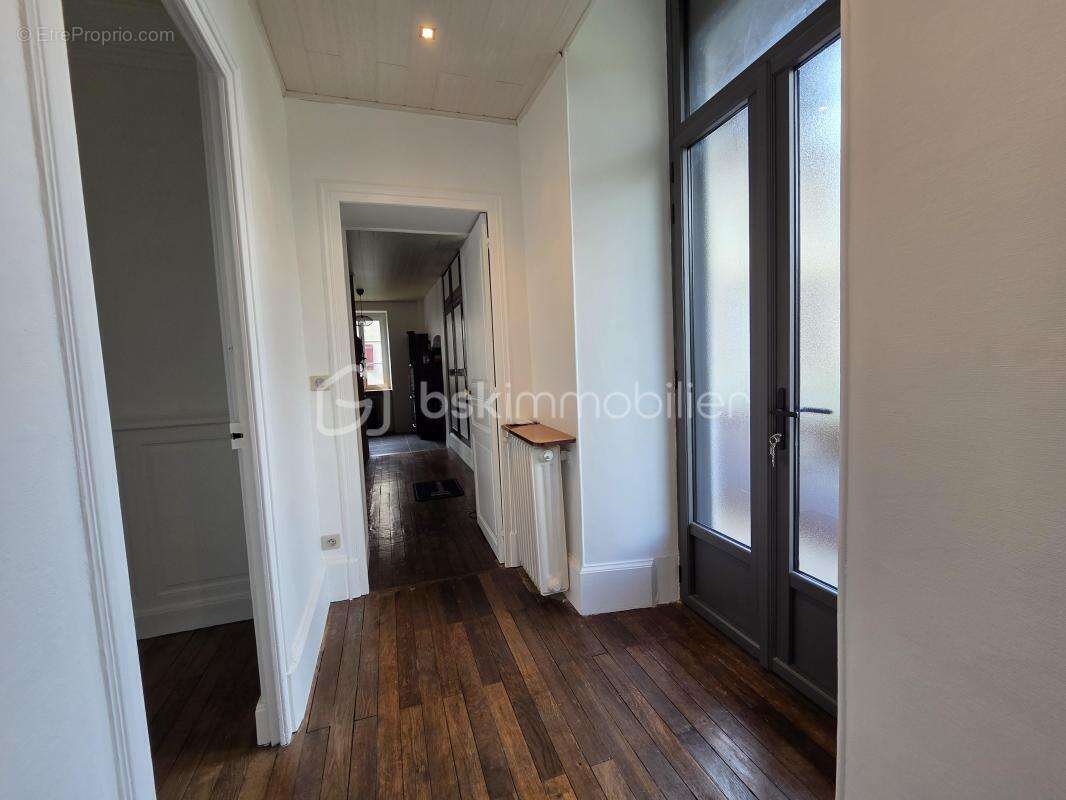 Magnifique appartement T3 de 101m² avec place de parking privative et cave en hypercentre ville de Nevers - photo 17