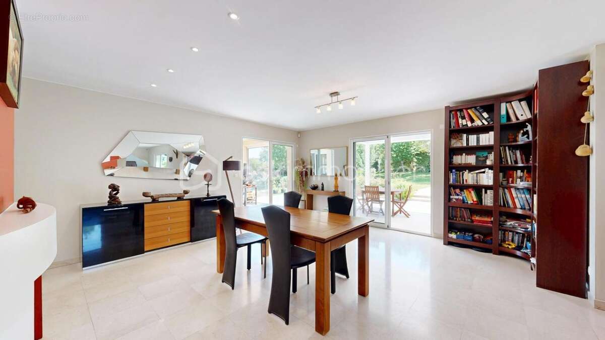 Villa familiale 164 m² - 5 chambres - Piscine - Terrain arboré 2 574 m² - Mérenvielle - photo 4