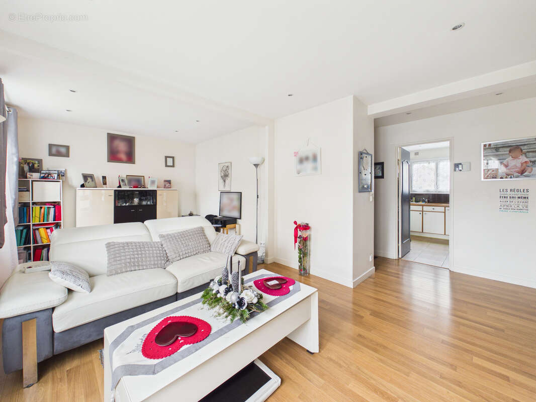 Appartement à SARTROUVILLE