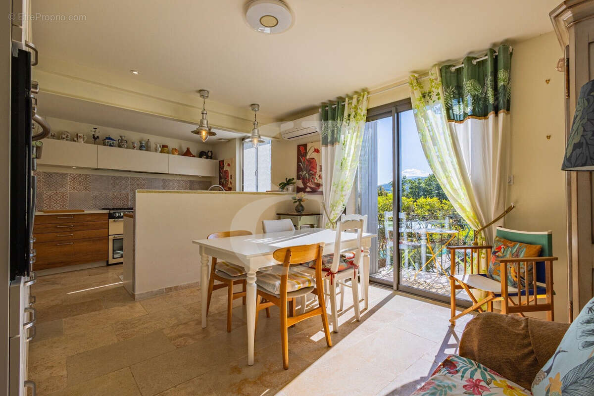 Maison à VAISON-LA-ROMAINE