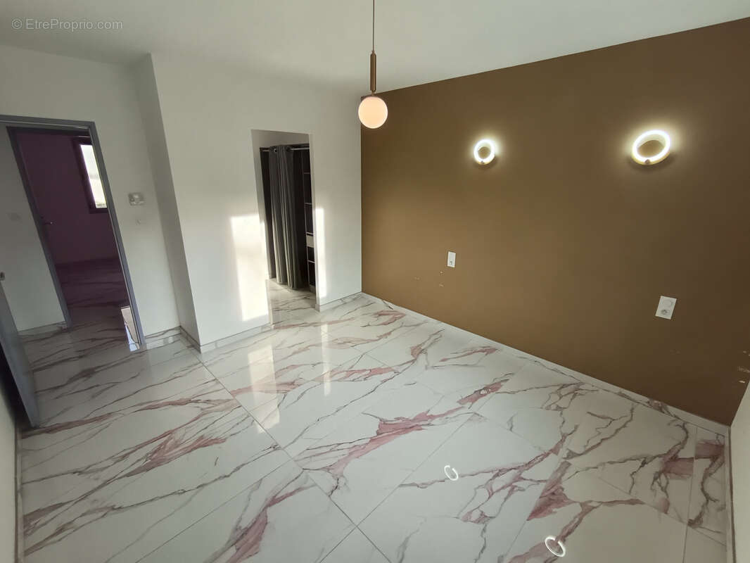 Maison à CASTELSARRASIN