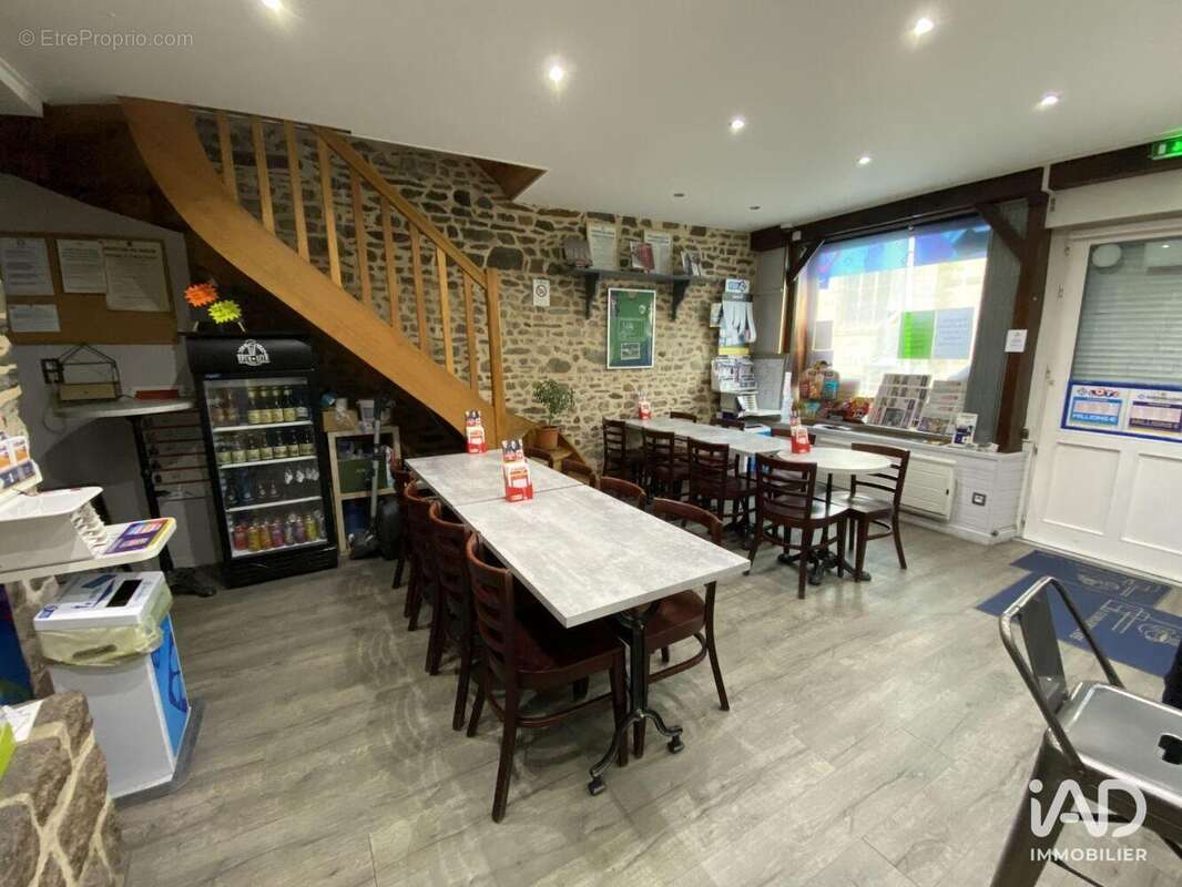 Photo 3 - Commerce à DOMALAIN