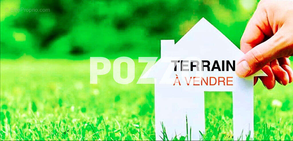 Terrain à LA HAYE-PESNEL