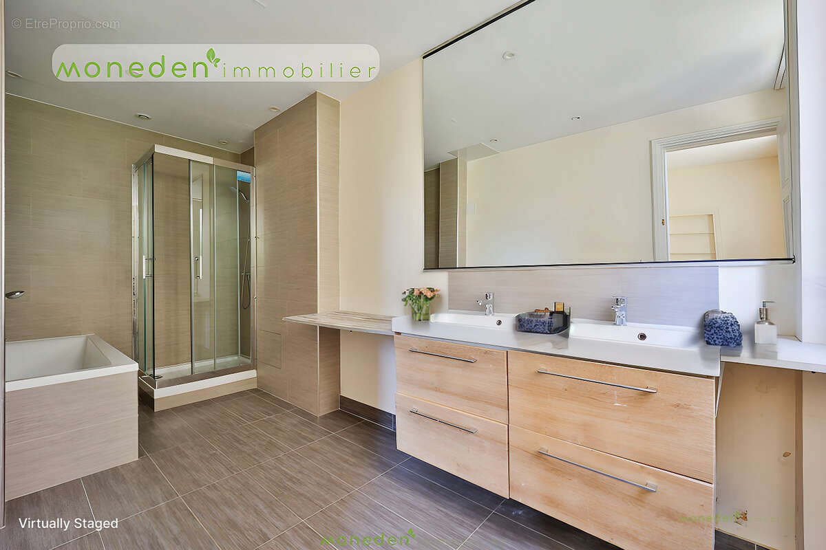 Appartement à PARIS-17E