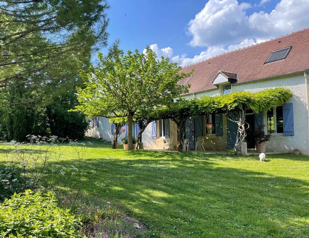 Maison à SAINT-DENIS-DE-PALIN