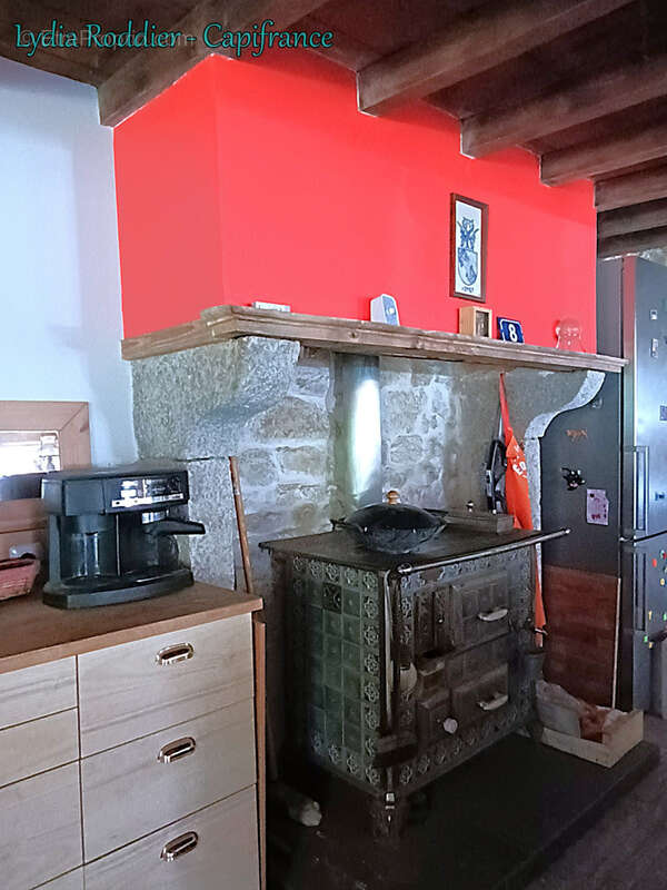 Maison 177 m2 - 6 pièces - 3 Chambres avec vue exceptionnelle à Saint Victor Montvianeix (63550) - photo 6
