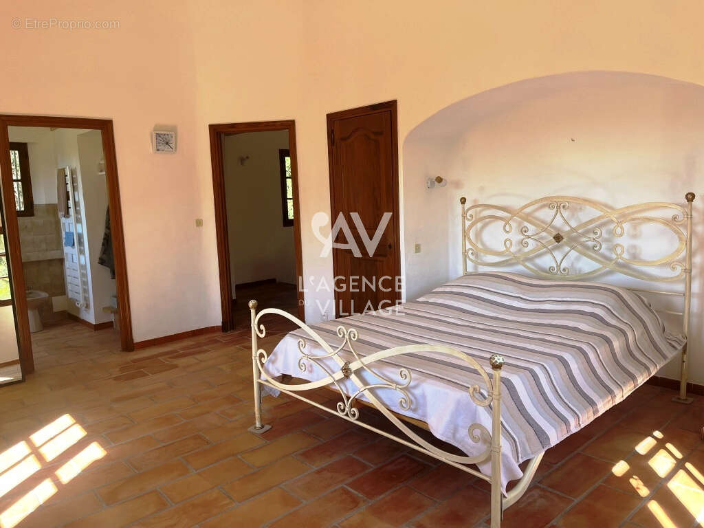 Maison à LA GARDE-FREINET