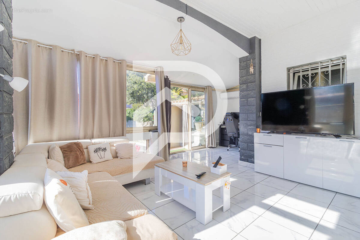 Appartement à MARSEILLE-16E