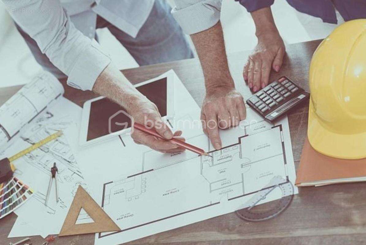 Parking à PEZILLA-LA-RIVIERE