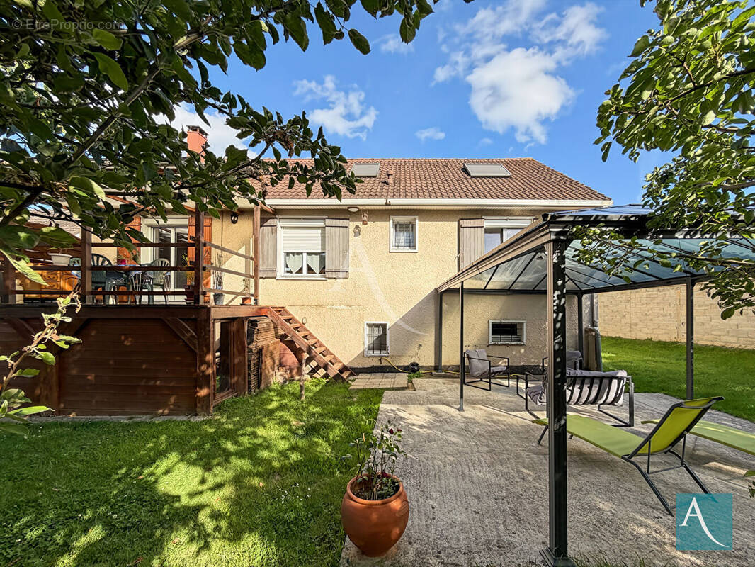 Maison à LINAS