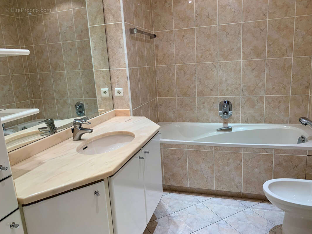 Appartement à MARSEILLE-8E