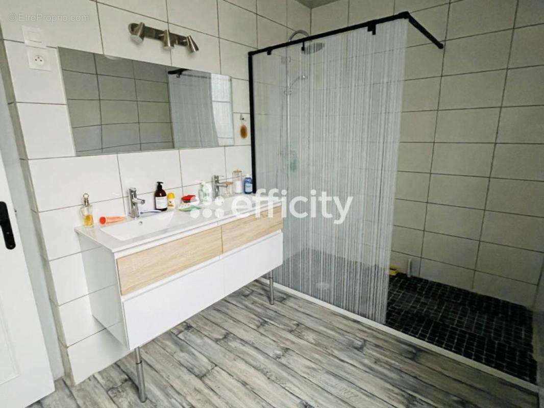 Maison à SAINT-ULPHACE