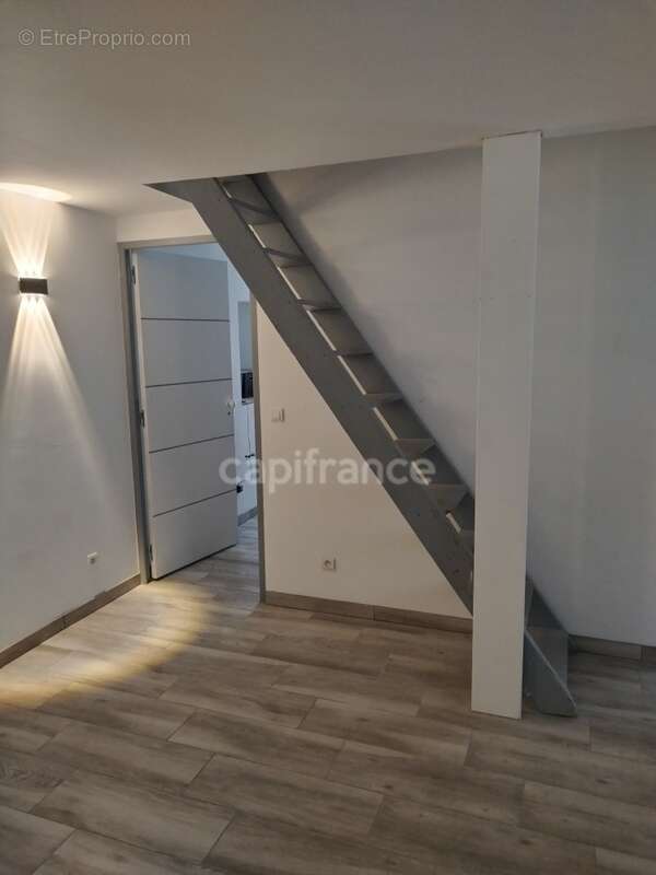Maison en pierres 3 pièces entre Carhaix et Rostrenen plain pied 92 m2 dont combles aménageables - photo 10