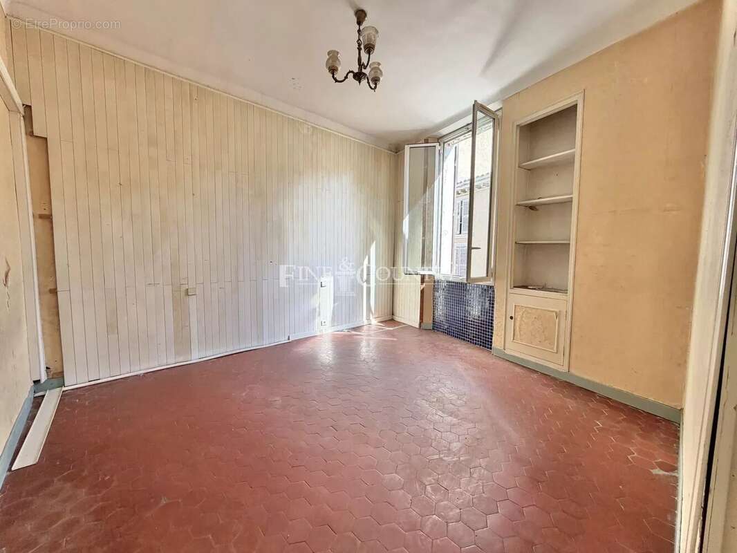 Vente immeuble à Le Cannet , à rénover. - photo 5