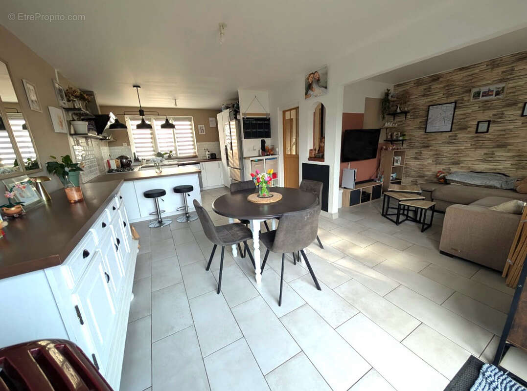 Maison à FLIXECOURT