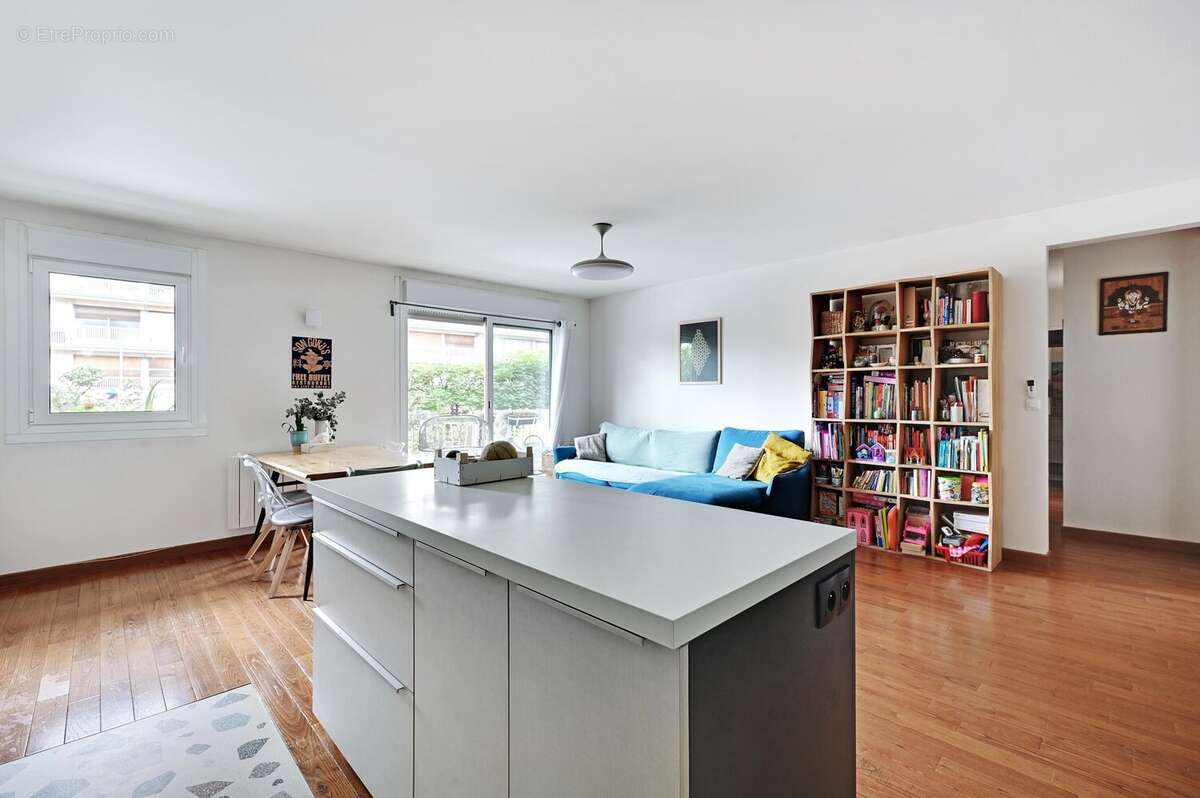 Photo 2 - Appartement à PARIS-11E