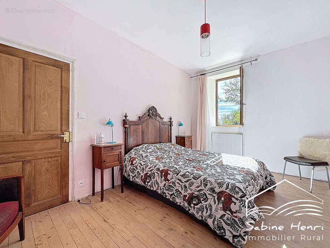 Maison à LA SALVETAT-PEYRALES