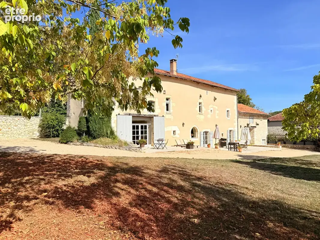 Authentique maison forte des XIIIe et XIVe siècles aux portes de Brantôme - photo 2