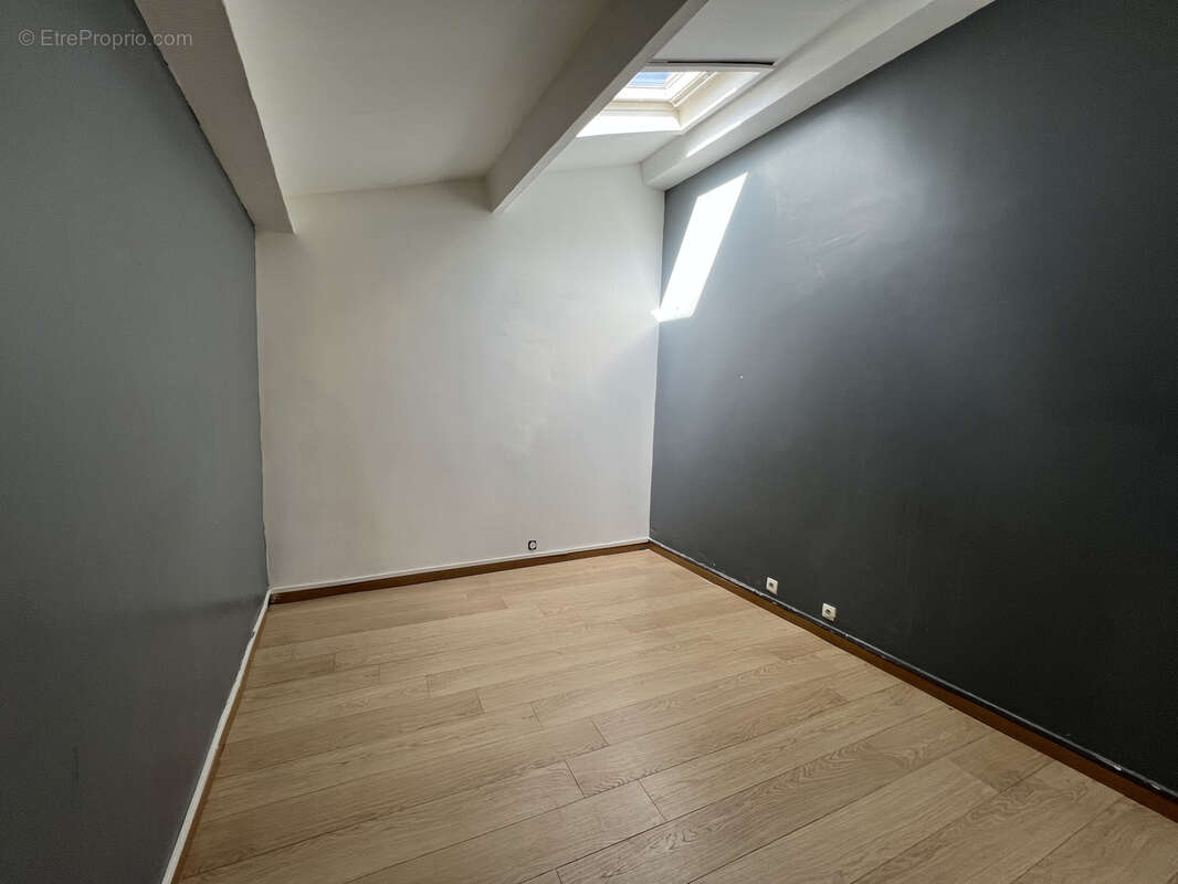 Secteur cormontreuil -  opportunite local commercial de 118m2 avec vitrine - photo 6