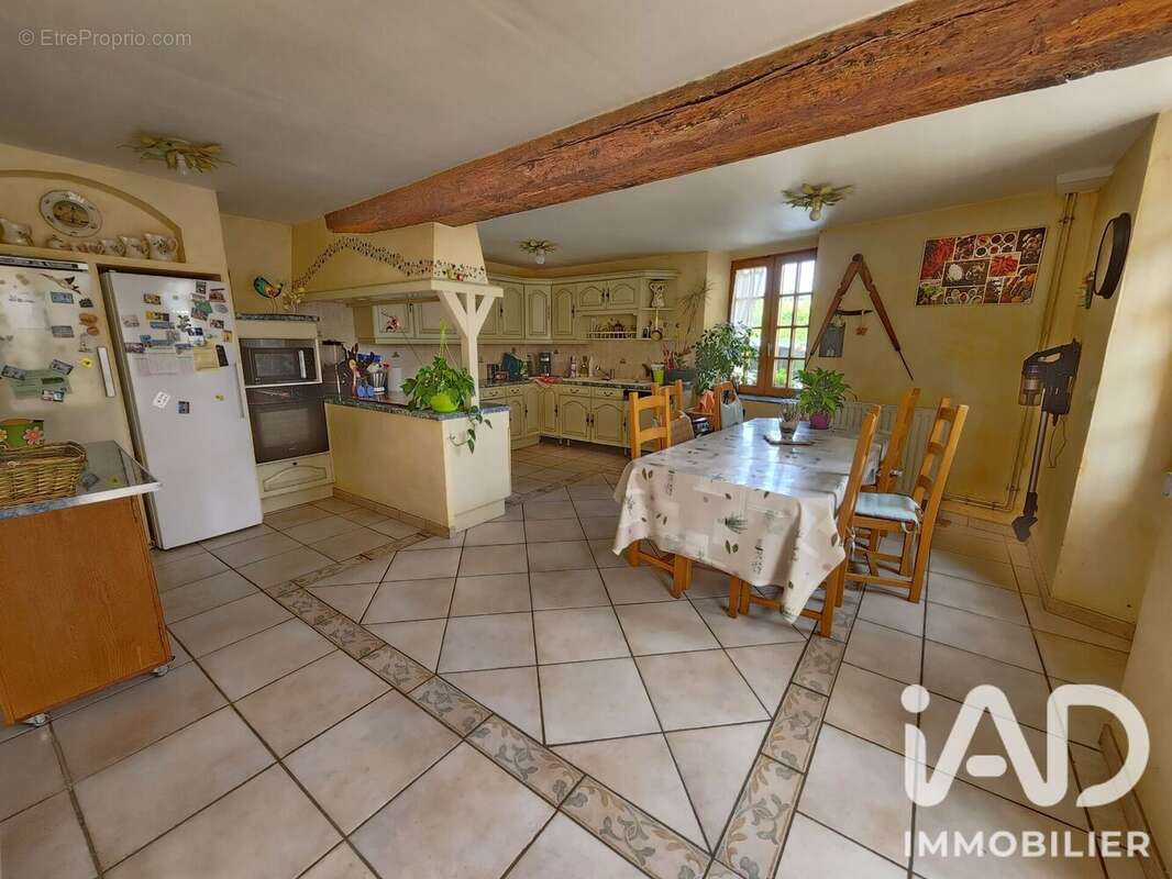 Maison 157 m² à Estissac  - photo 3