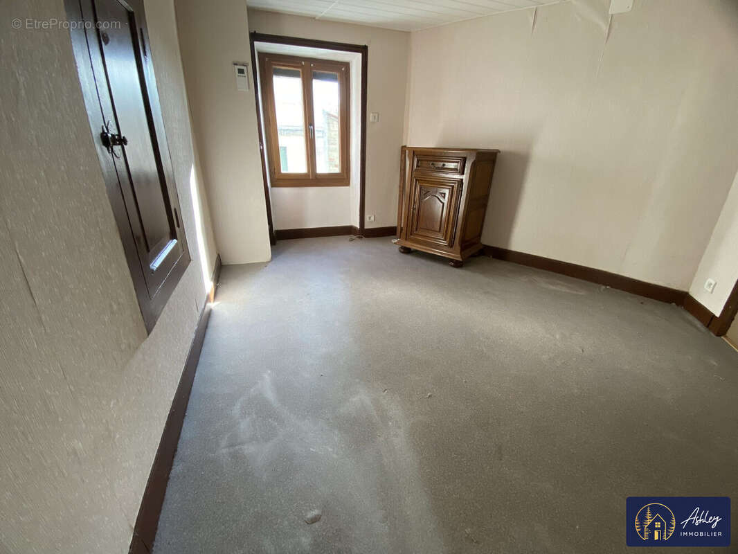 Maison 3 pièces BORT-LES-ORGUES - Maison à BORT-LES-ORGUES