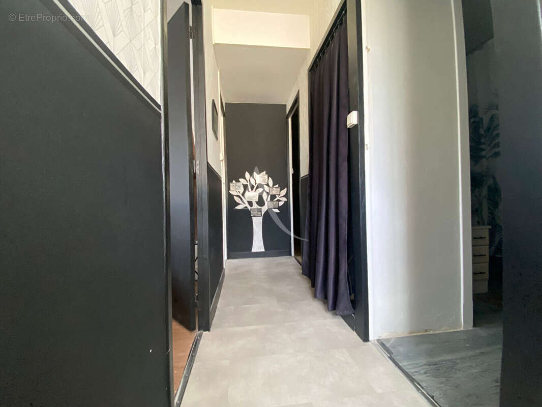 Maison à SAINT-JEAN-DE-LA-RUELLE